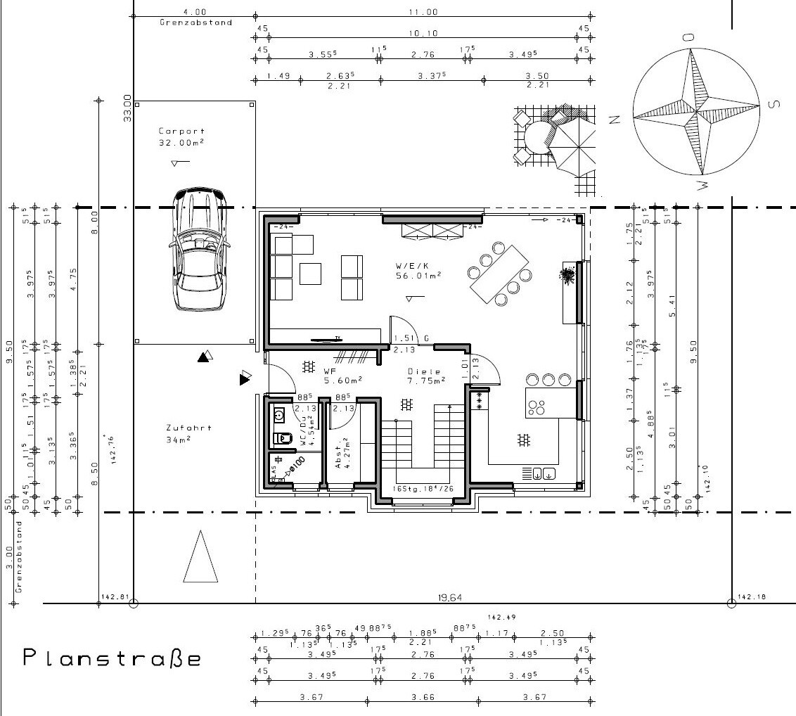 Grundriss eines Hauses: Carport, Zufahrt, Wohn-/Esszimmer, Küche, Diele, WC, Abstellraum.