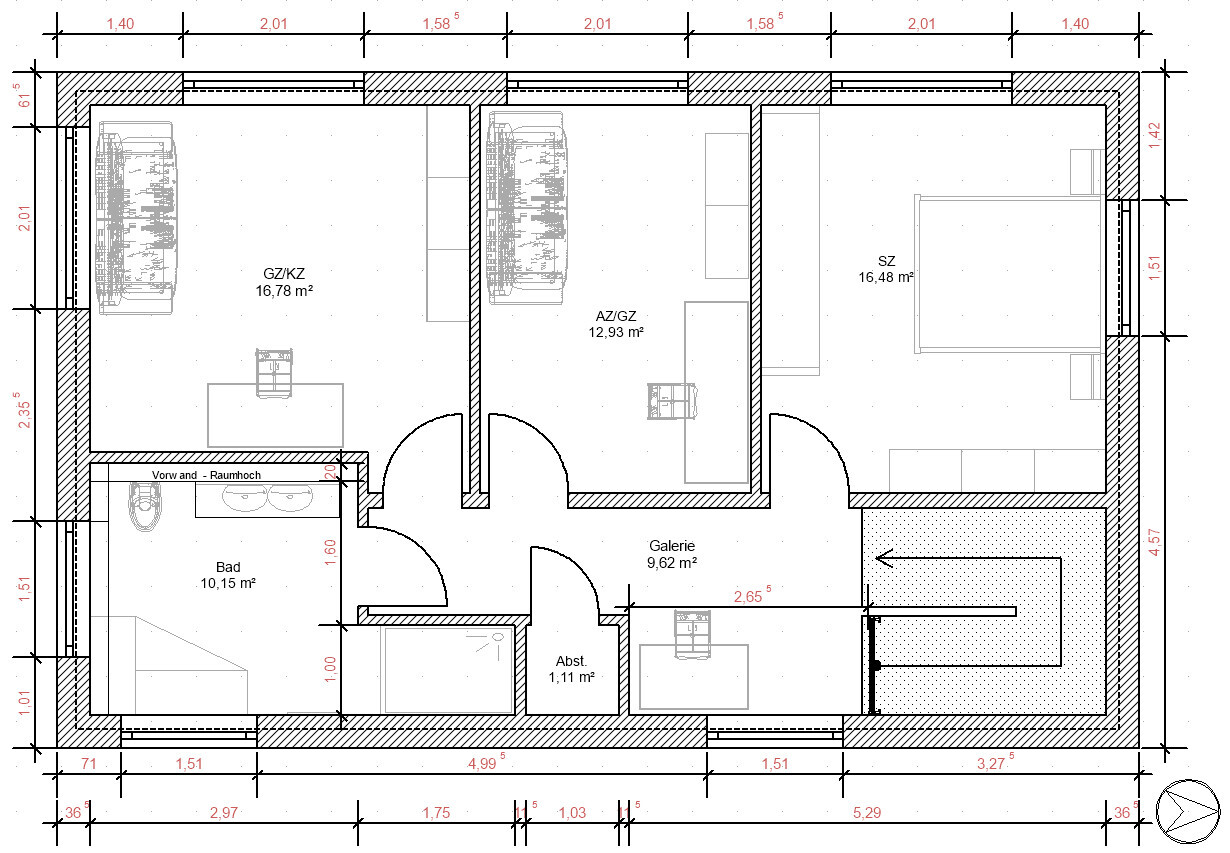 Grundriss einer Wohnung: Zimmer, Bad, Galerie, Abstellraum, Möbel und Türen.