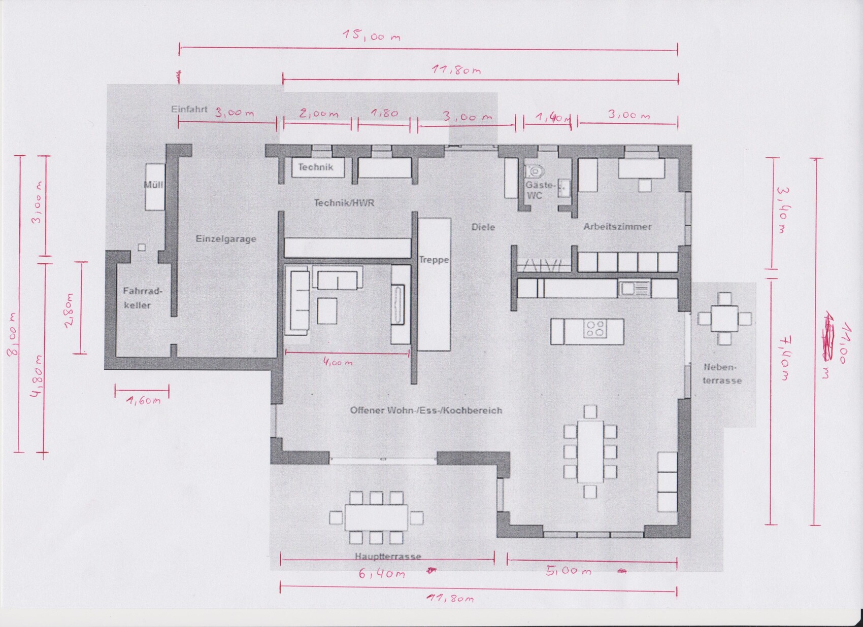 Grundriss eines Hauses mit offener Wohn-/Ess-/Kochbereich, Arbeitszimmer, Terrasse und Garage.