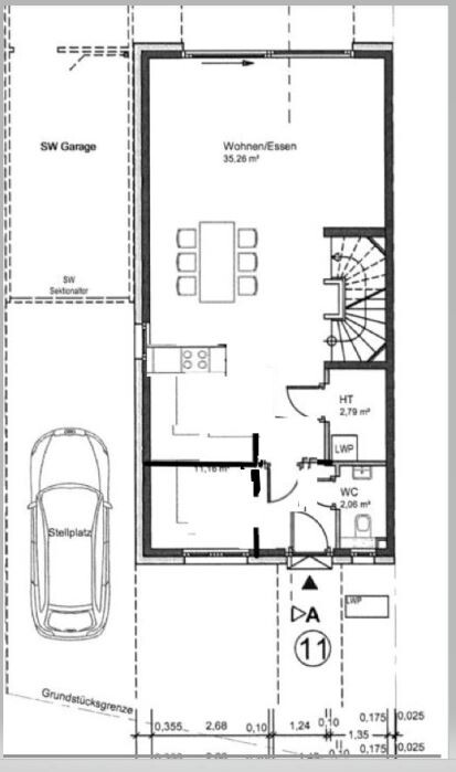 Grundriss eines Hauses: Wohn-/Essbereich, Küche, Treppe, WC, Stellplatz/Garage