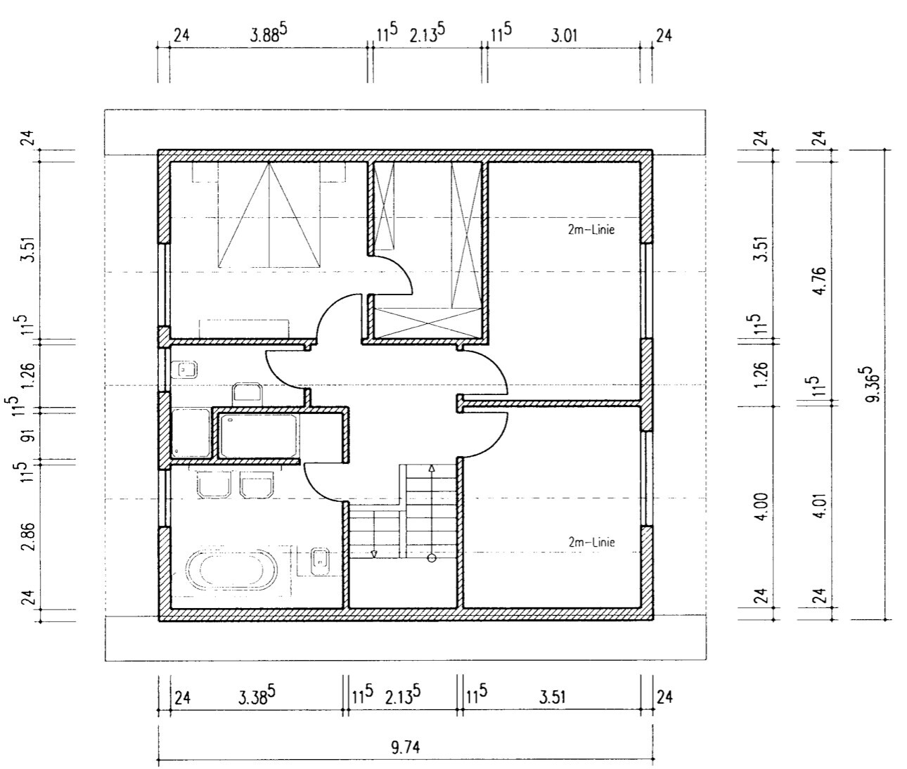 Grundriss eines Wohnhauses mit Treppe, Küche, Bad, zwei Zimmern und Flur