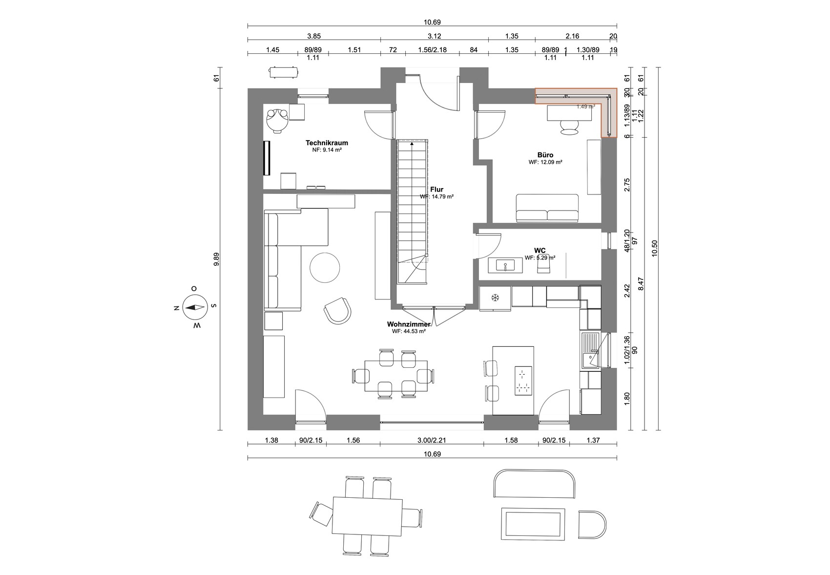 Grundriss eines Hauses mit Wohnzimmer, Essbereich, Küche, Büro, Technikraum, Flur und WC.