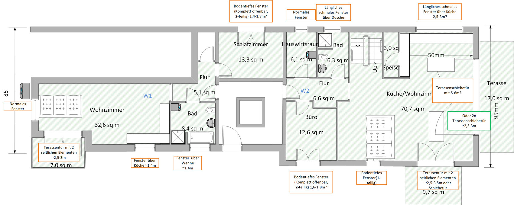 Detaillierter Grundriss eines Wohnhauses mit Wohnzimmer, Küche, Fluren und Terrasse.