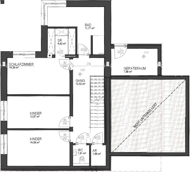 Grundriss eines Wohnhauses mit Schlafzimmer, Kinderzimmer, Gang, Bad, WC, Abstellraum, Geräteraum.