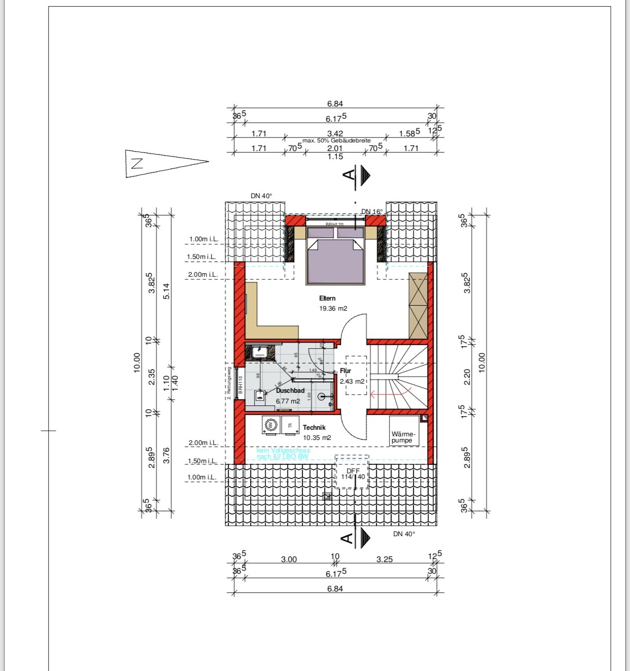 Grundriss eines Hauses: Eltern-Schlafzimmer, Duschbad, Technik, Flur, Wärmepumpe, Maße.