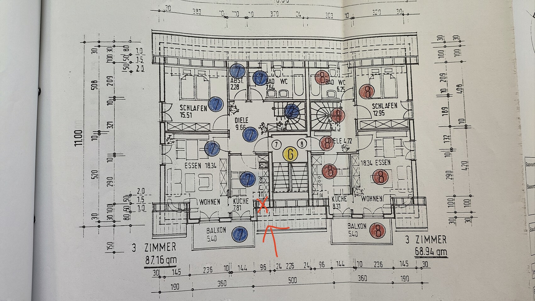 2D-Grundrissplan einer Wohnung mit 3 Zimmern, Küche, Bad und Balkon