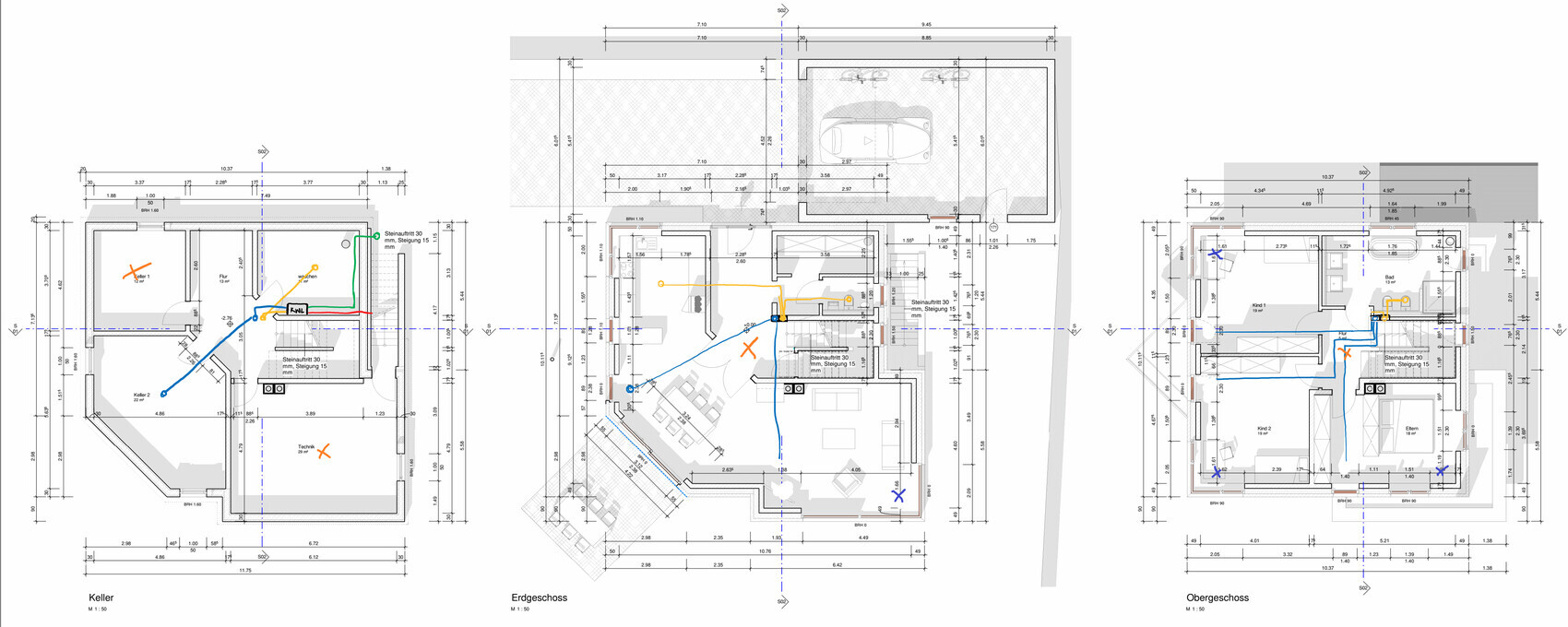 Architekturplan mit drei Grundrissen: Keller, Erdgeschoss, Obergeschoss, Maßlinien und Symbole.