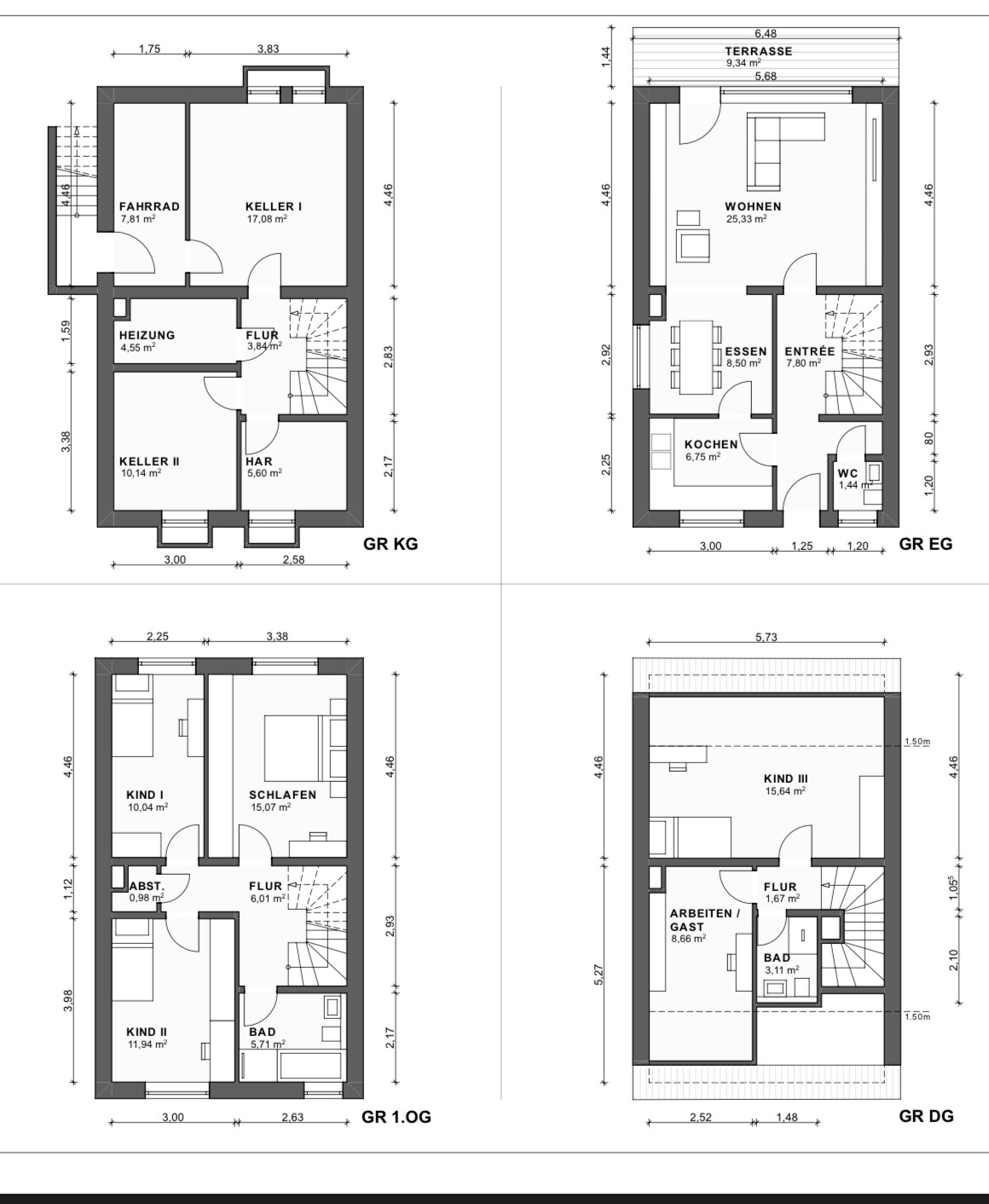 Grundriss eines Hauses in vier Ebenen: KG, EG, 1.OG, DG mit Zimmern, Küche, Bad und Terrasse.