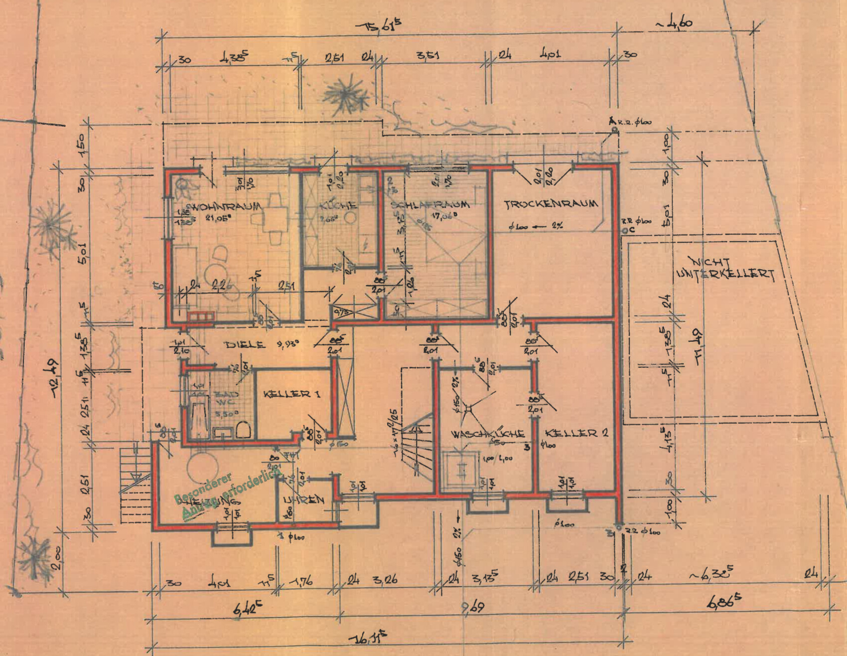 2D-Hausgrundriss mit Kellern, Zimmern und Terrasse in handgezeichneter Blaupause