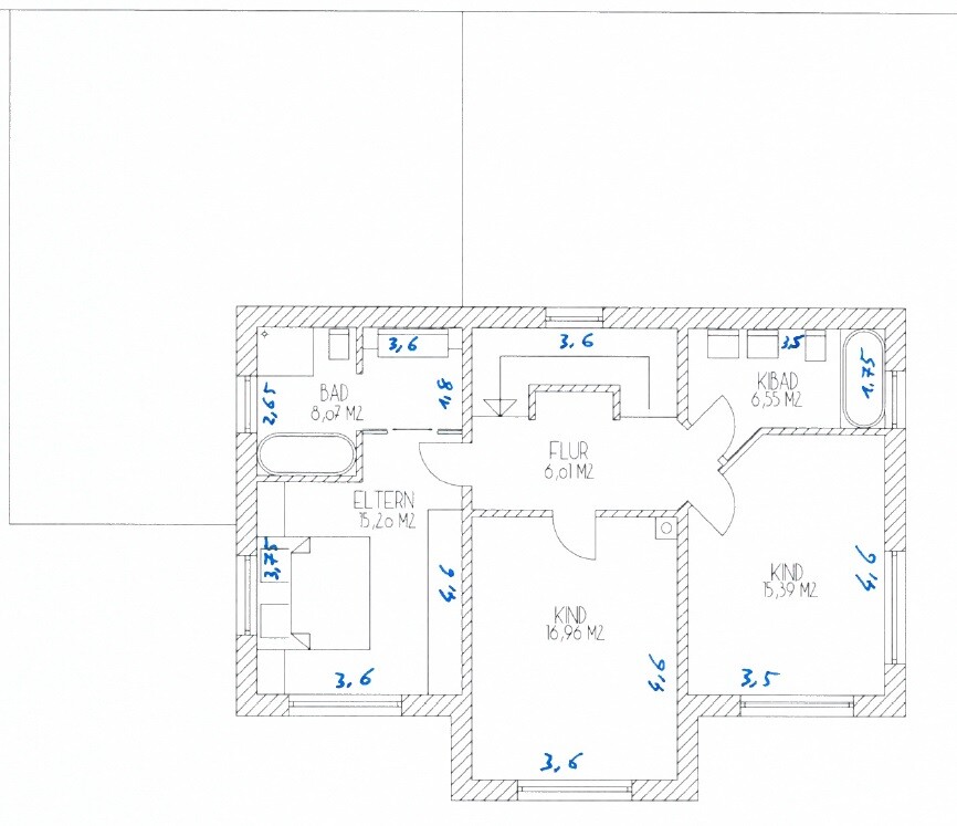 Grundriss einer Wohnung mit Bad, Elternzimmer, zwei Kinderzimmern und Flur.