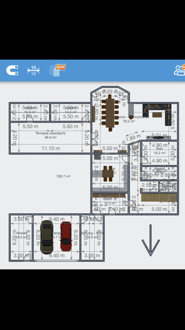 Grundriss eines Hauses mit Küche, Esszimmer, Bad, Abstellräumen und Garage; Maße in Metern.
