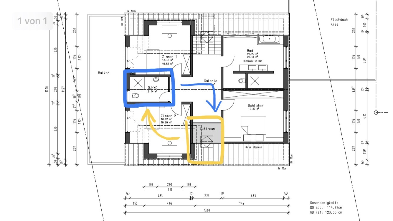 2D-Grundrissplan eines Hauses mit Balkon, Flur und Bad