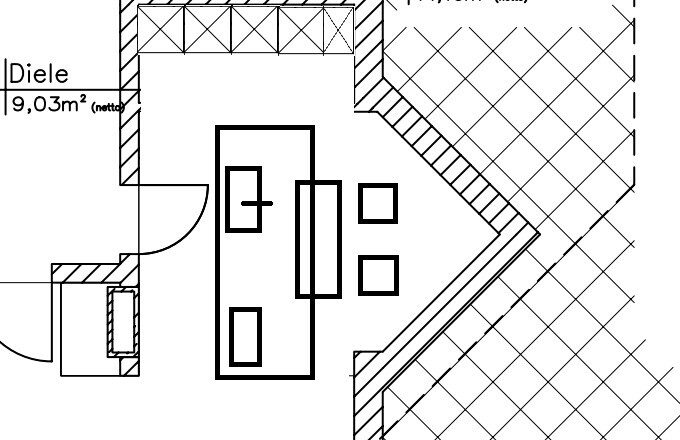 Grundriss eines Hauses: Diele links, Tür öffnet, Esstisch mit vier Stühlen in Raum.