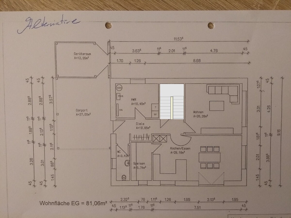 Grundriss Erdgeschoss mit Carport, Geräteraum, Diele, WC, Küche/Essen, Wohnen, Treppe