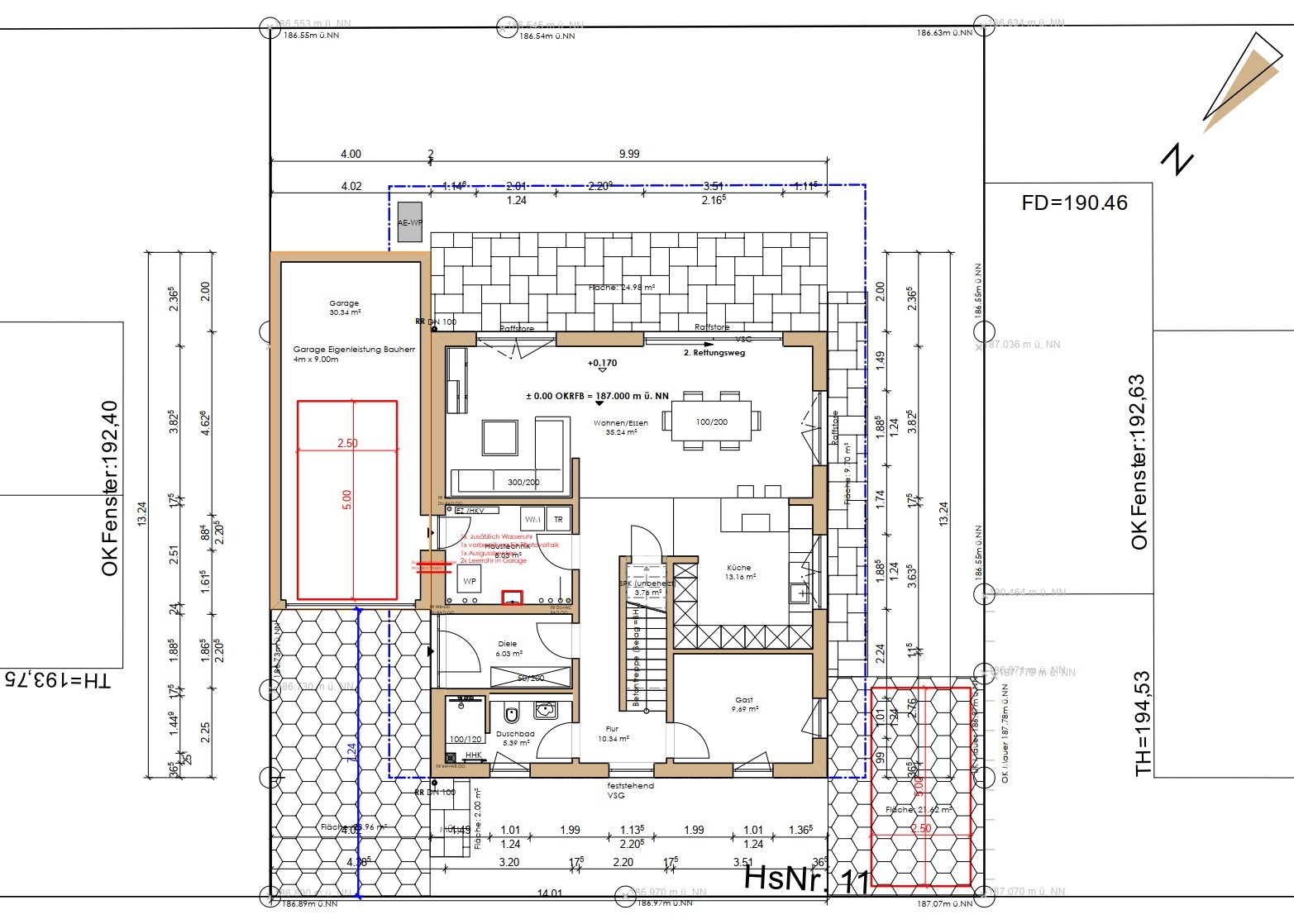 Grundriss eines Hauses mit Garage, Küche, Wohnzimmer, Terrasse und Garten.