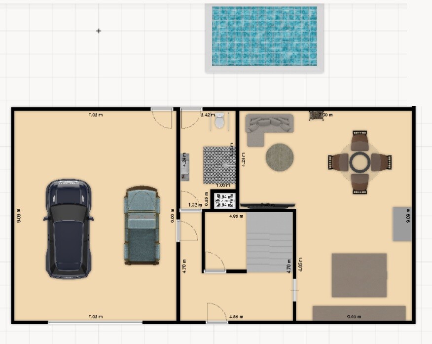 Grundriss eines Hauses: Doppelgarage links, Wohn- und Essbereich, Küche, Treppe; Außenpool oben