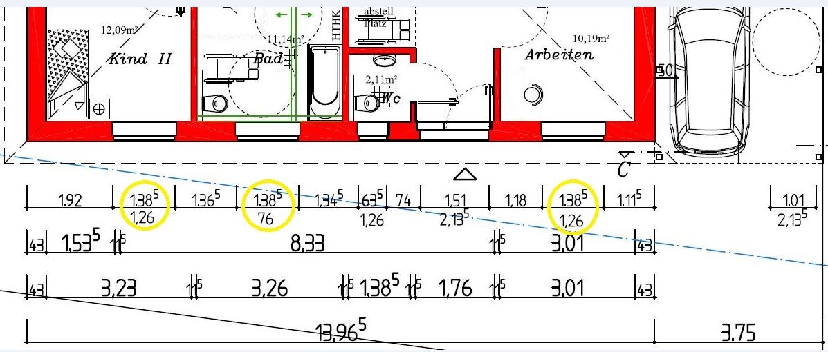 Zweidimensionaler Grundriss eines Hauses mit Bad, WC, Arbeitszimmer, Eingang und Garage.