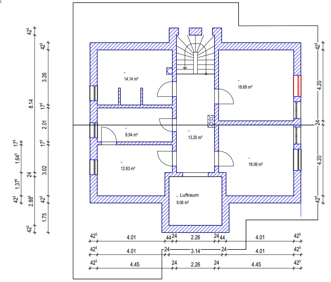 Grundriss eines Gebäudes mit mehreren Zimmern, Treppe, Luftraum und Flächenangaben in m².
