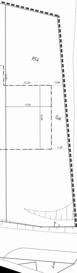 2D-Grundriss eines Baugrundstücks mit Innenaufteilungen und Maßangaben