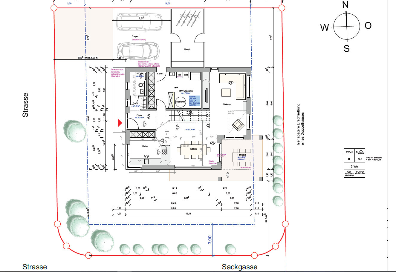 Grundriss eines Wohnhauses mit Carport, Küche, Esszimmer, Wohnen, Terrasse und Garten.
