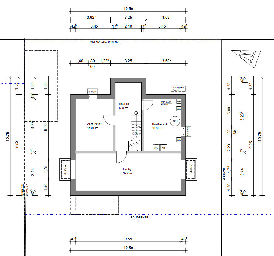Grundriss eines Gebäudes: Hobbyraum (32,2 m²) Flur, Technikraum, Abstellräume und Treppenhaus.