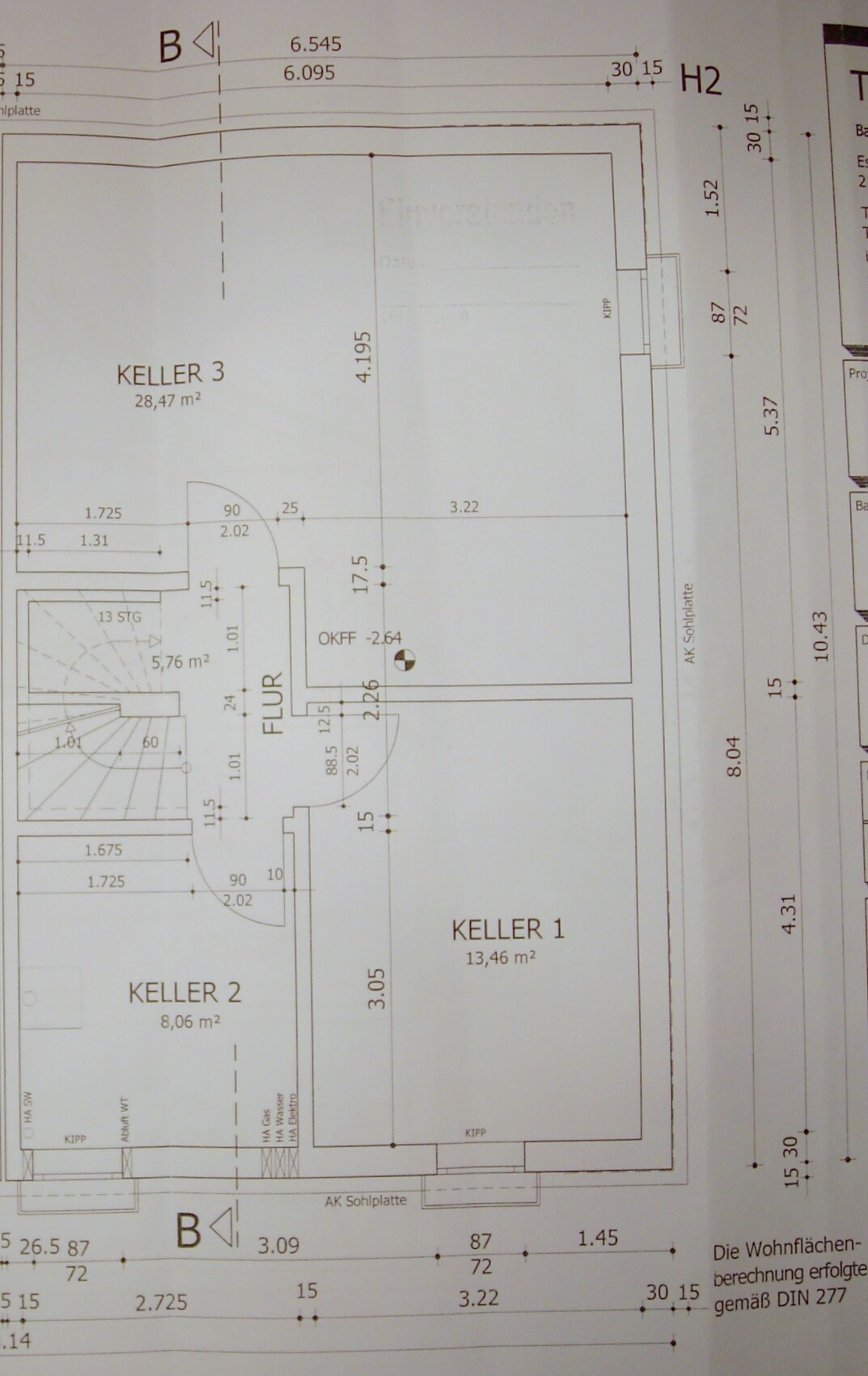 Grundriss eines Kellergeschosses mit Keller 1-3, Flur und Maßen.