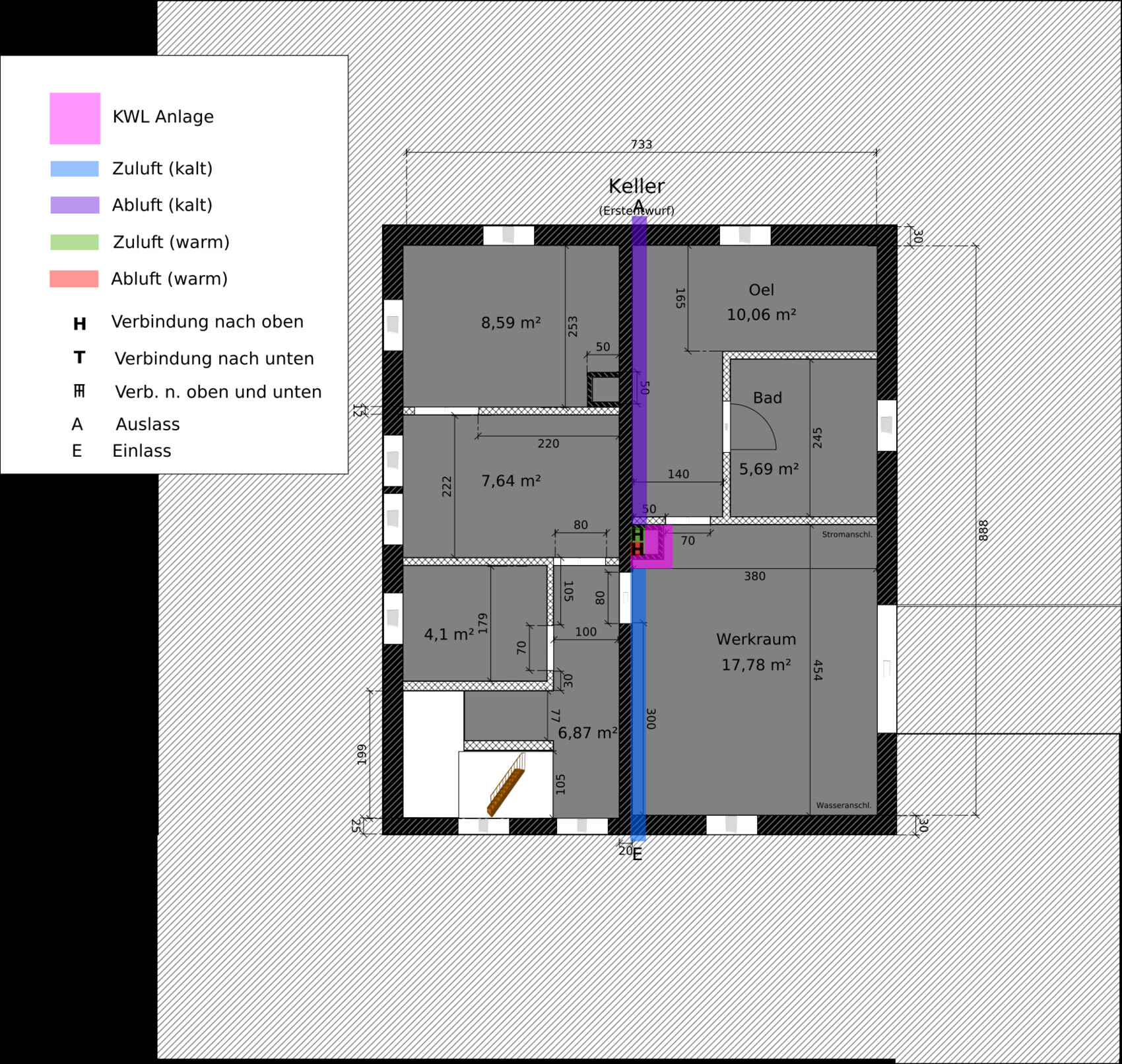 Grundriss eines Hauses mit Keller, Werkraum und Bad, Maße sichtbar