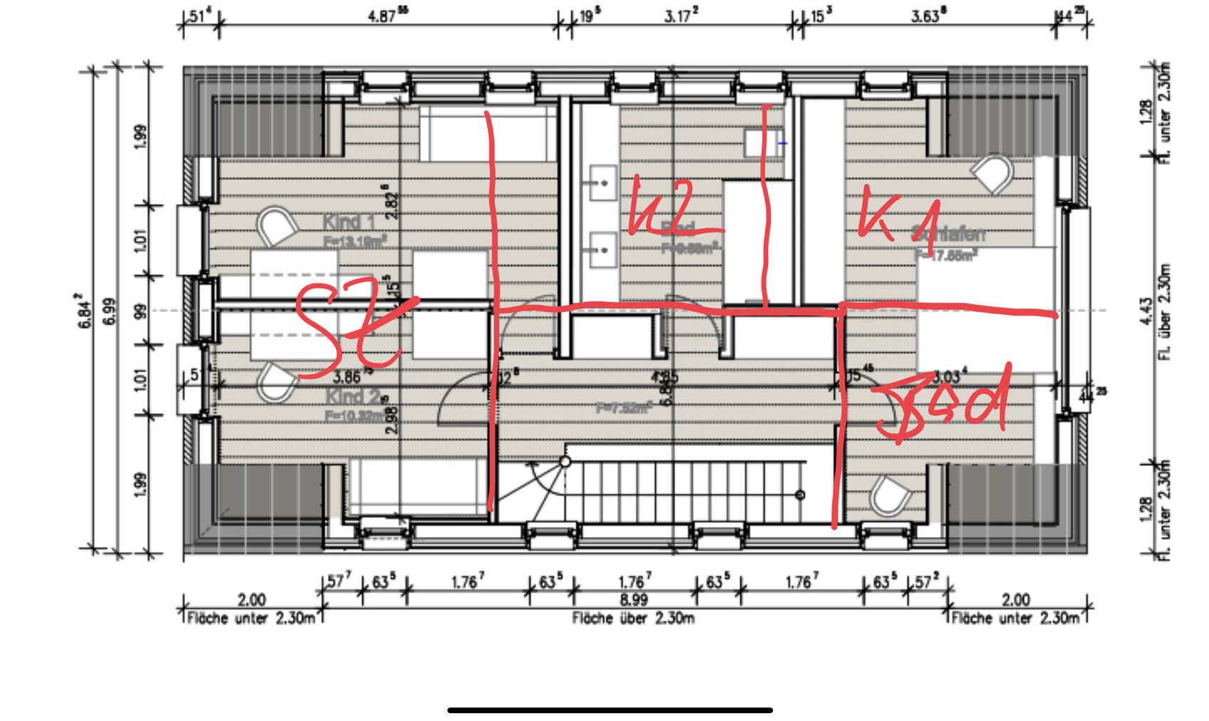 Grundriss einer Wohnung: drei Zimmer (Kind 1, Kind 2, Küche), Bad, Treppenhaus, rote Markierungen.