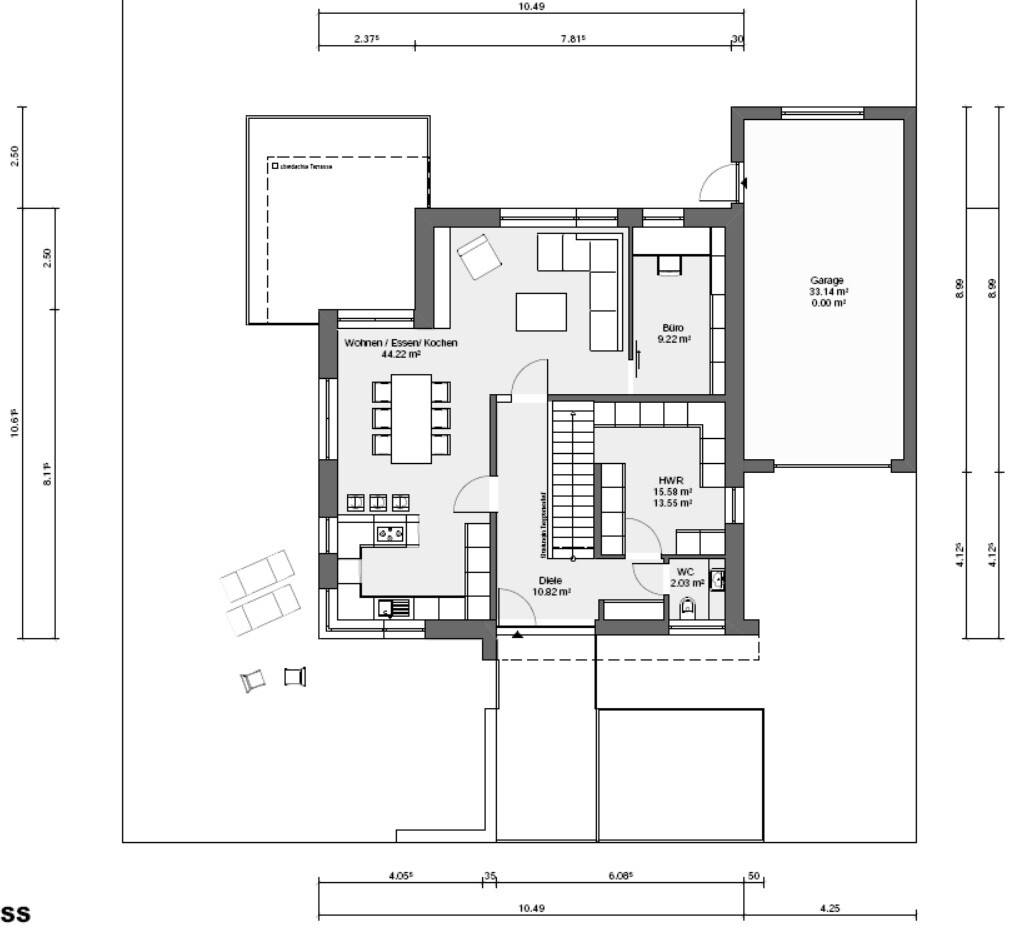 Grundriss eines Hauses: offener Wohn-/Ess-/Küchenbereich, Büro, Diele, WC, HWR, Garage.