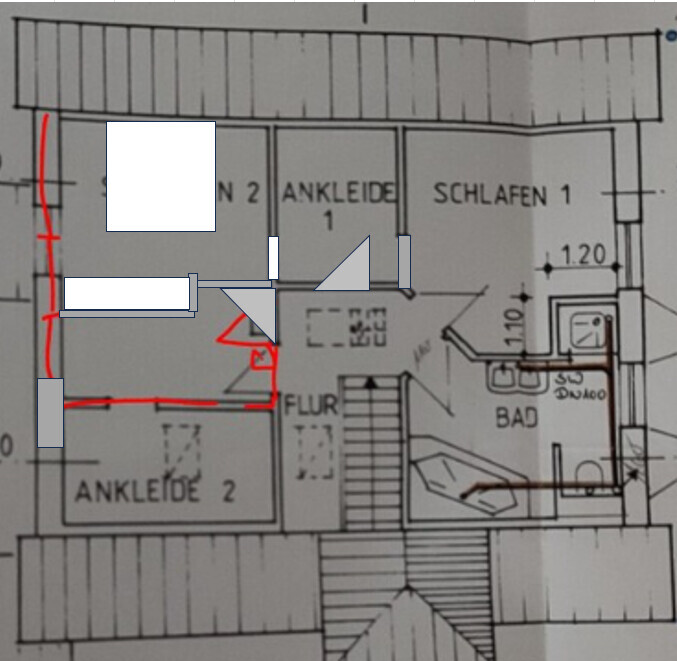 2D-Grundriss eines Hauses mit Schlafzimmern, Flur und Bad, rote Anmerkungen