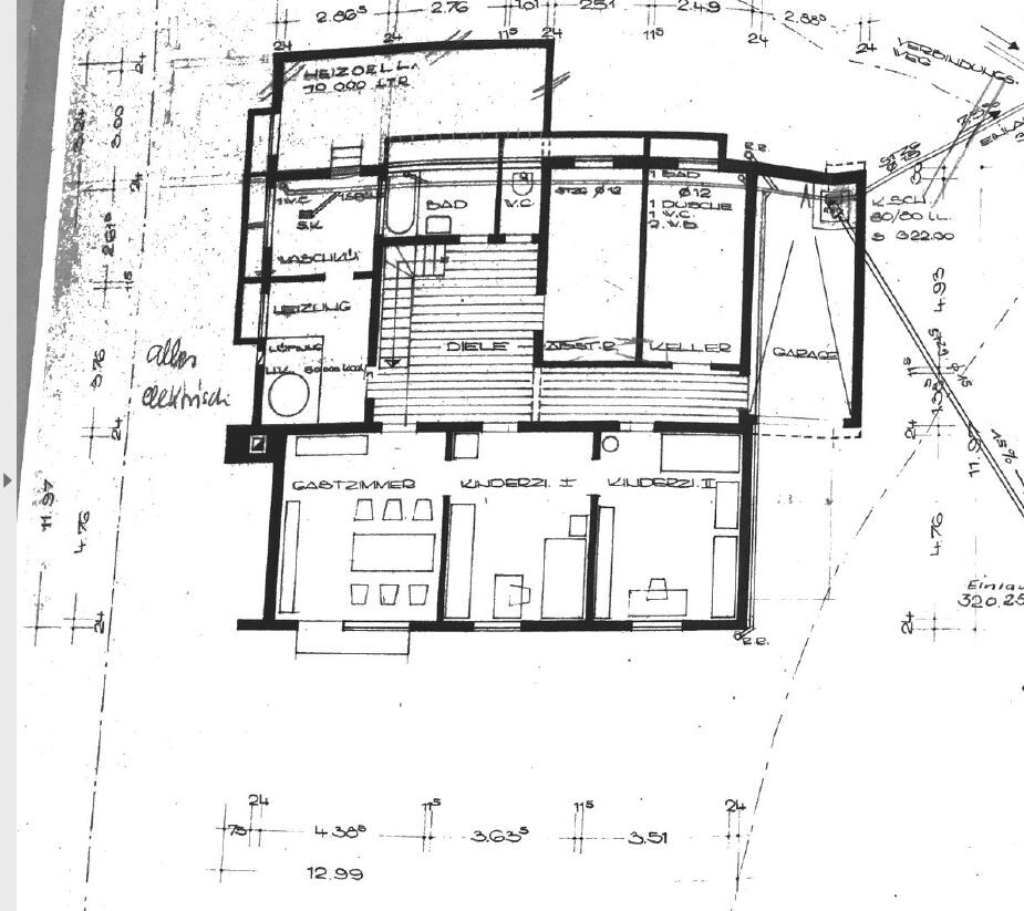 Grundriss eines Hauses mit Diele, Bad, Garage, Gästezimmer und Kinderzimmer