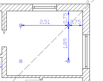 2D-Grundriss mit Maßlinien und Türöffnungen im Innenbereich