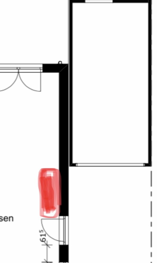 Grundrissplan-Ausschnitt mit Türen und roter Markierung am Eingang