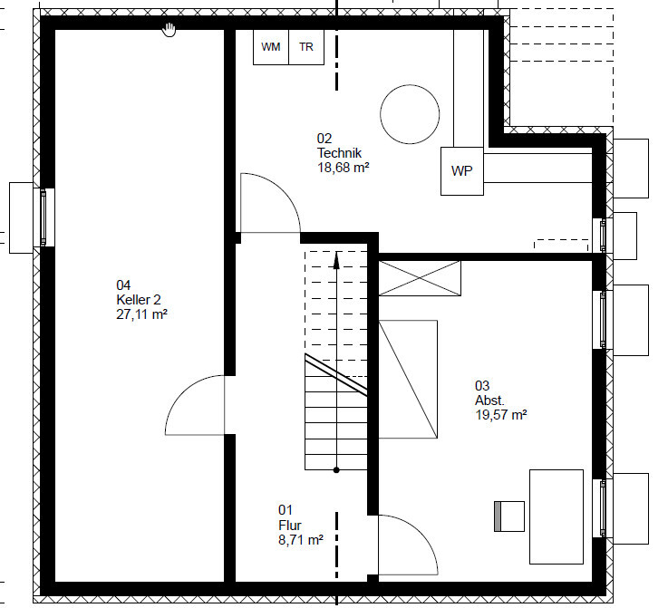 Grundriss Kellergeschoss: Flur, Technikraum, Abstellraum, Kellerraum und zentrale Treppe.