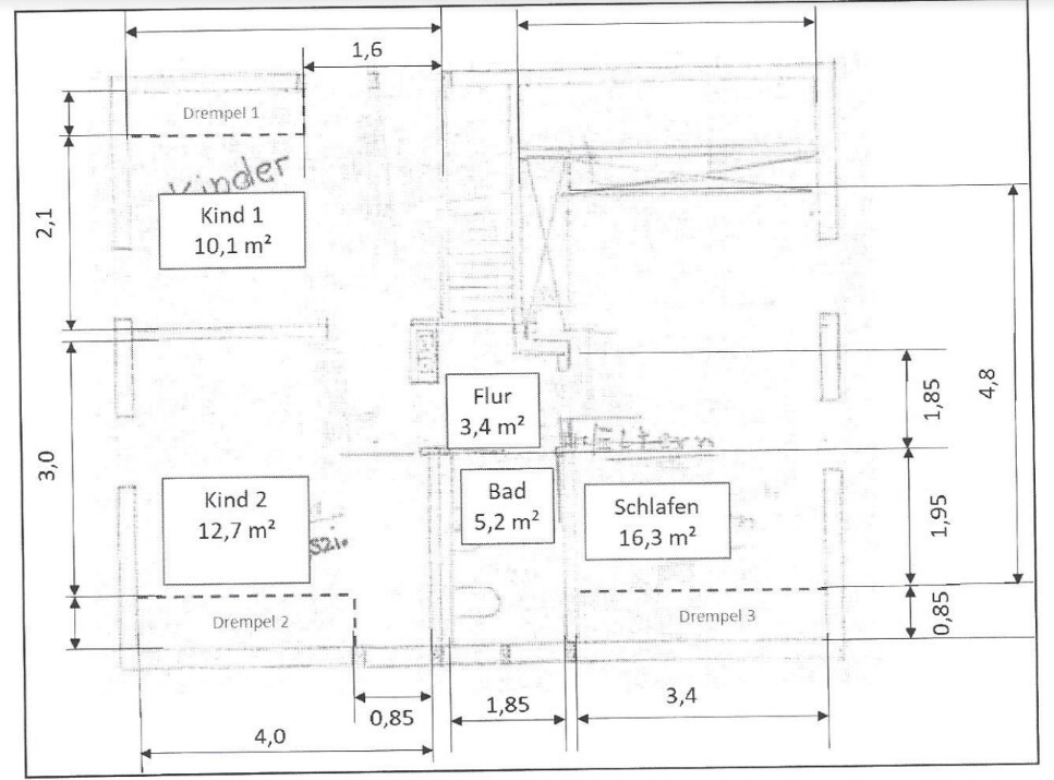 Zweidimensionaler Grundriss eines Hauses mit Kind 1, Kind 2, Bad, Schlafen und Flur.