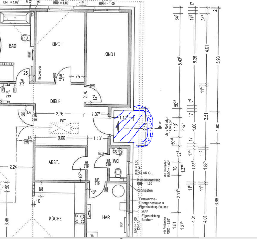 Grundrissplan eines Hauses mit Diele, Küche, Bad und Kinderzimmern.