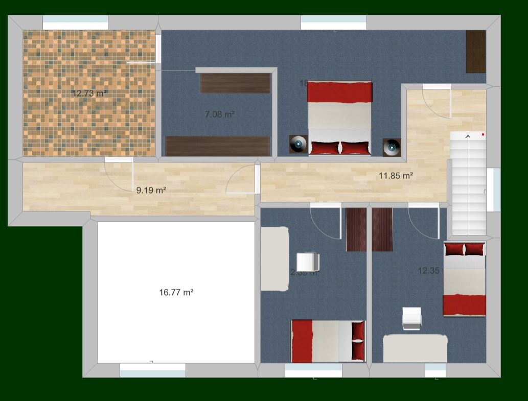 Grundriss eines Gebäudes von oben mit Schlafzimmer, Wohnzimmer, Flur, Treppenhaus und Terrasse.