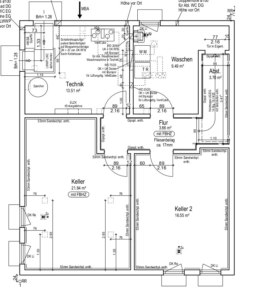 Grundriss eines Hauses mit Technik, Waschen, Flur, zwei Kellerräumen und Abstellraum.