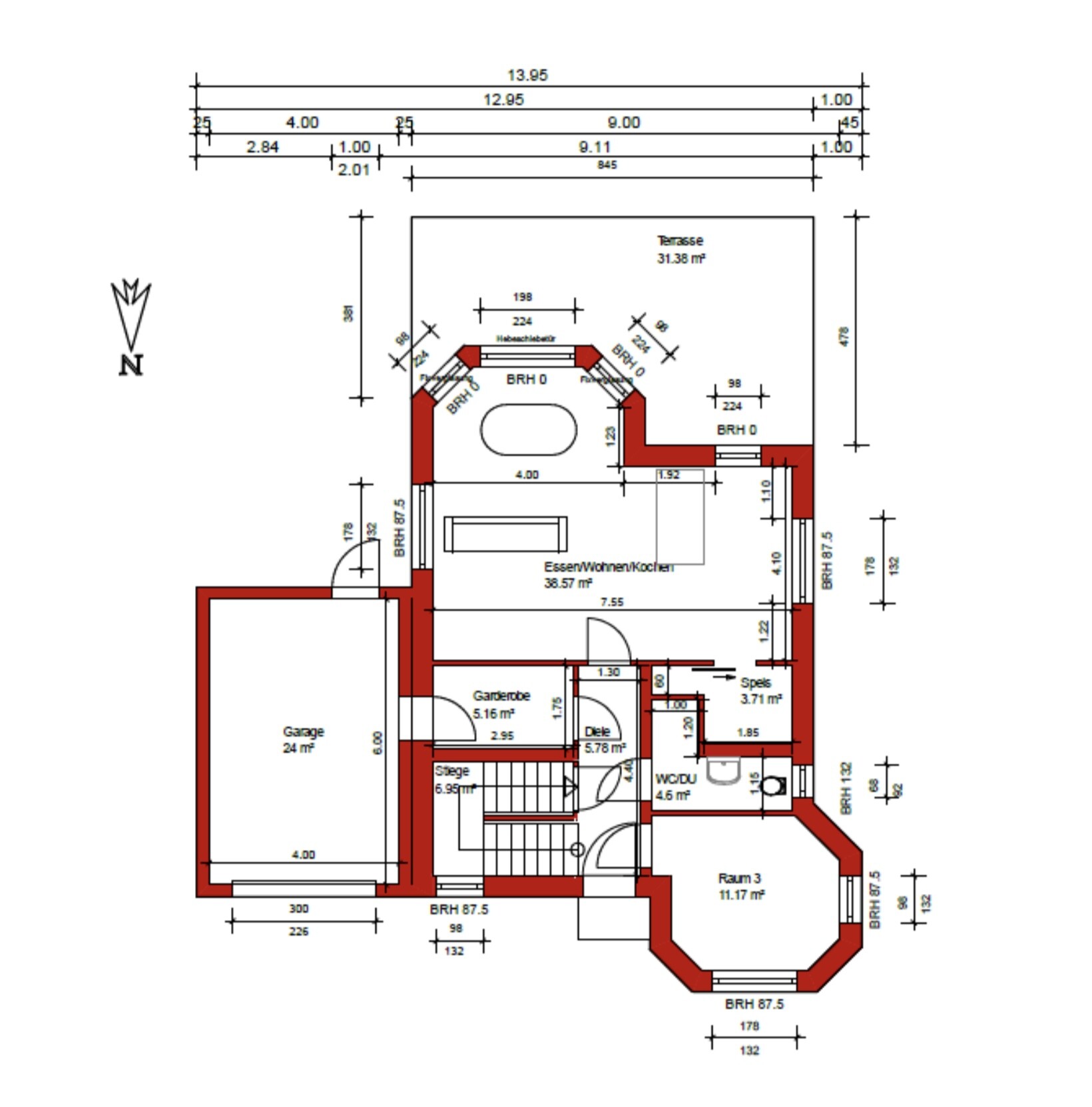 Detaillierter Grundriss eines Hauses mit Terrasse und Garten