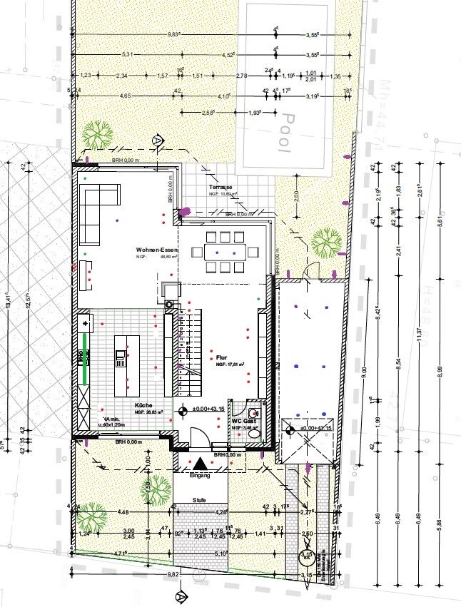 Grundriss-Erdgeschoss: Wohnzimmer/Esszimmer, Küche, Flur, WC, Terrasse, Garten, Außenpool.