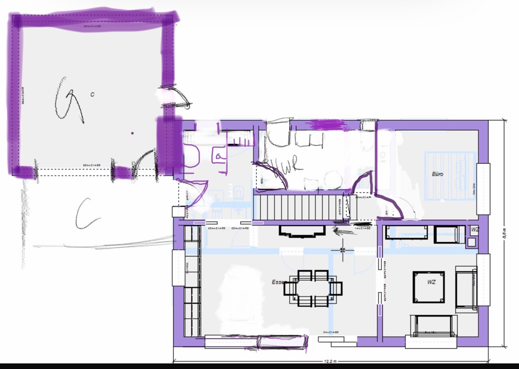 Grundriss eines Hauses mit Wohnzimmer, Esszimmer, Büro und Treppenhaus, lila Markierungen.