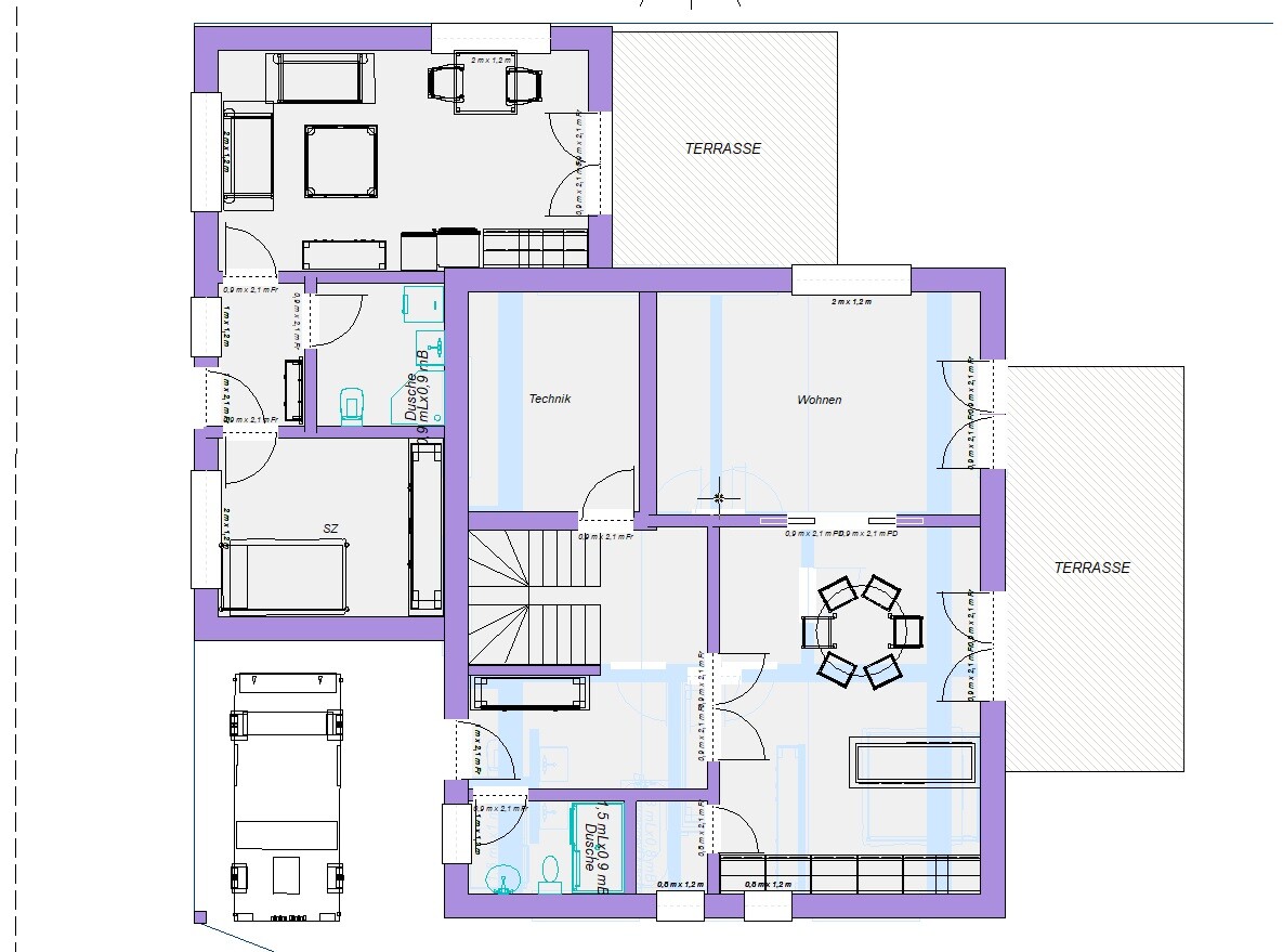 Grundriss eines Hauses mit Wohnzimmer, Technik, Schlafzimmer, Küche, Terrassen und Garage.