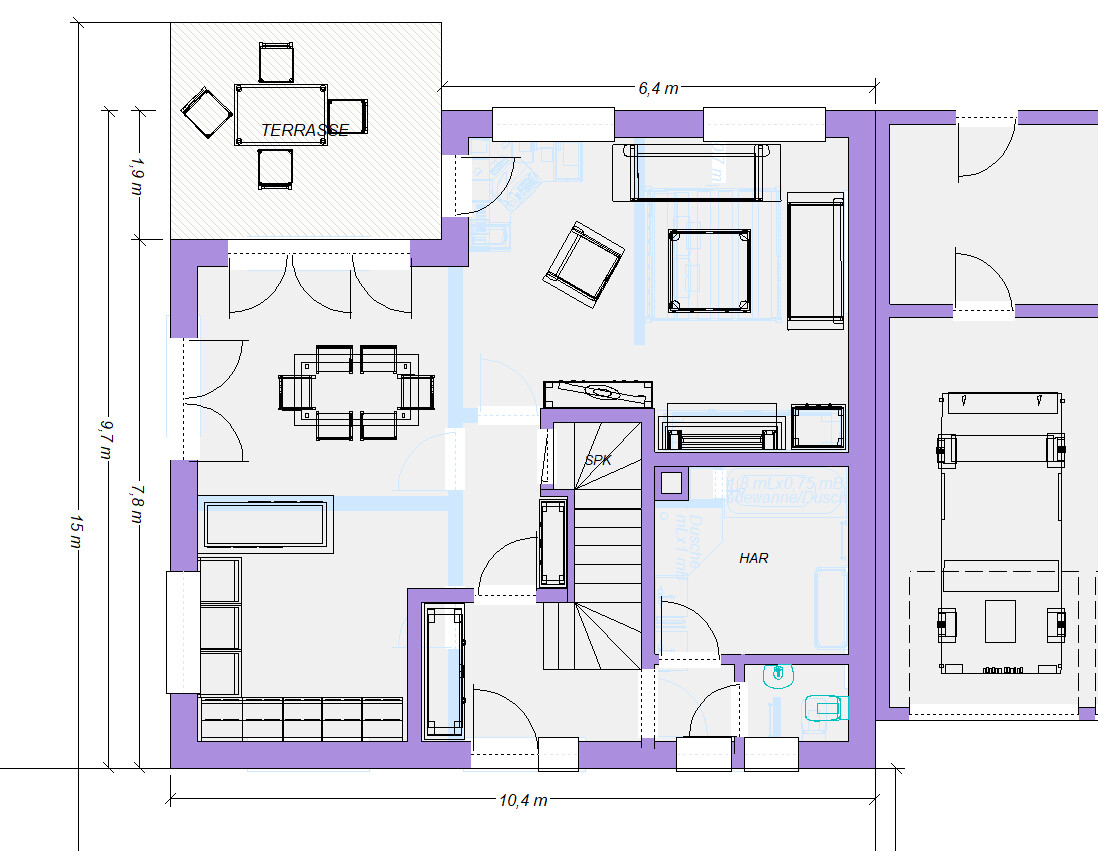 Grundrissplan eines Hauses mit Terrasse, Wohnzimmer und Essbereich sowie Eingangsbereich.