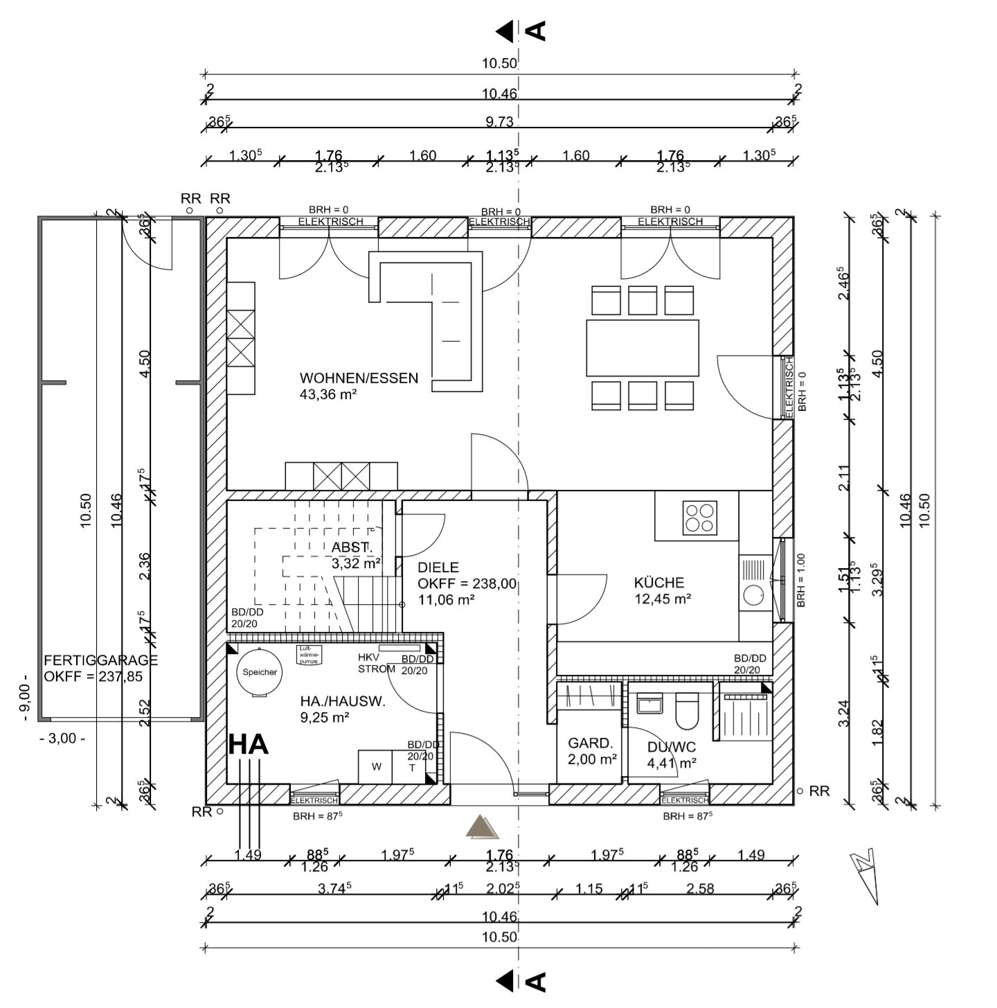 Grundriss eines Einfamilienhauses: Wohn-/Essbereich, Küche, Diele, Abstellraum, Garderobe, WC.