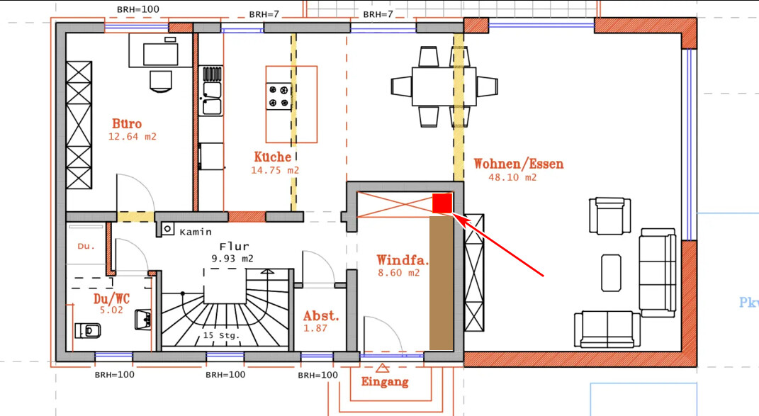 Grundriss eines Hauses: Büro, Küche, offener Wohn-/Essbereich, Flur und Windfang.