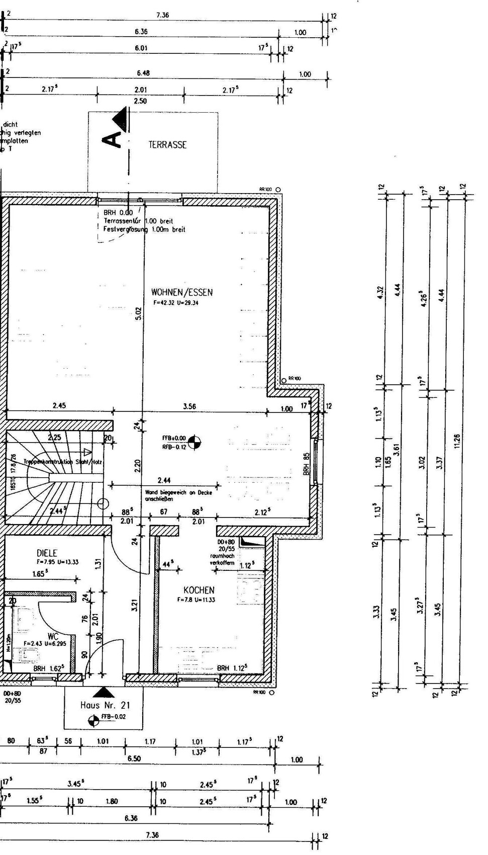 Grundriss eines Hauses mit Wohn-/Essbereich, Küche, Diele, WC und Terrasse.