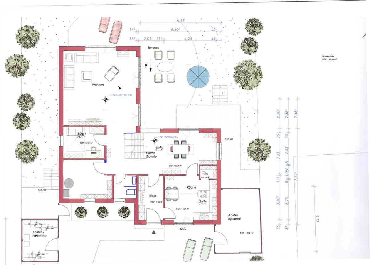 Grundriss eines Hauses mit Wohn-, Ess- und Küchenbereich sowie Terrasse und Garten