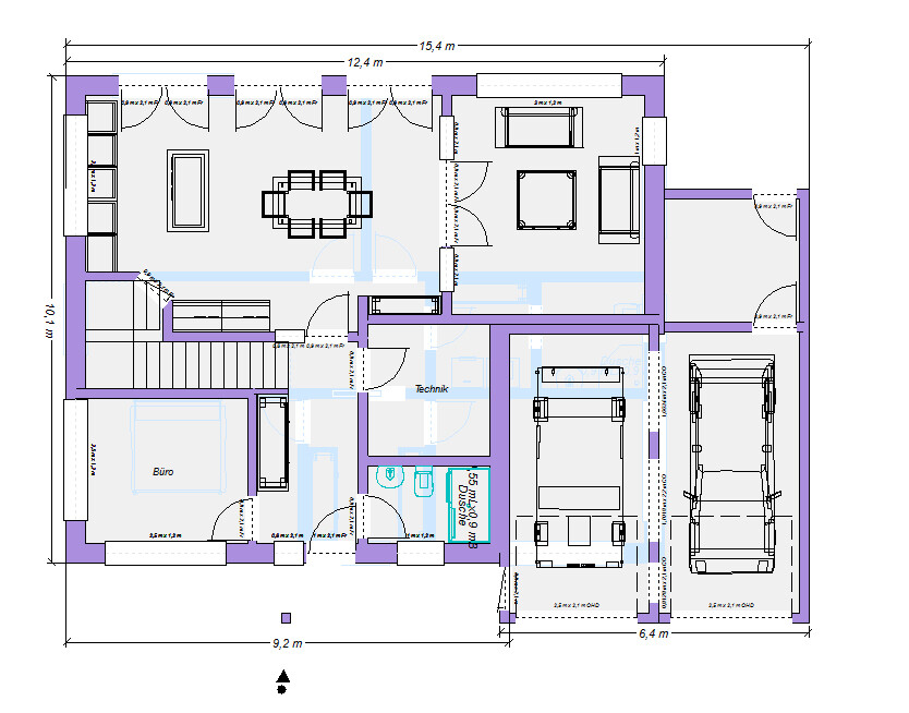 Grundriss eines Hauses mit Büro, Technikraum, Küche, Wohnzimmer, Essbereich und Doppelgarage.