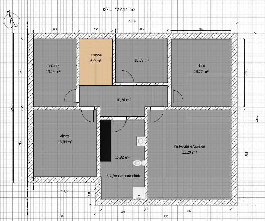Grundriss eines Mehrzimmerhauses mit Technik, Treppe, Büro, Abstell, Bad/Aquariumtechnik.