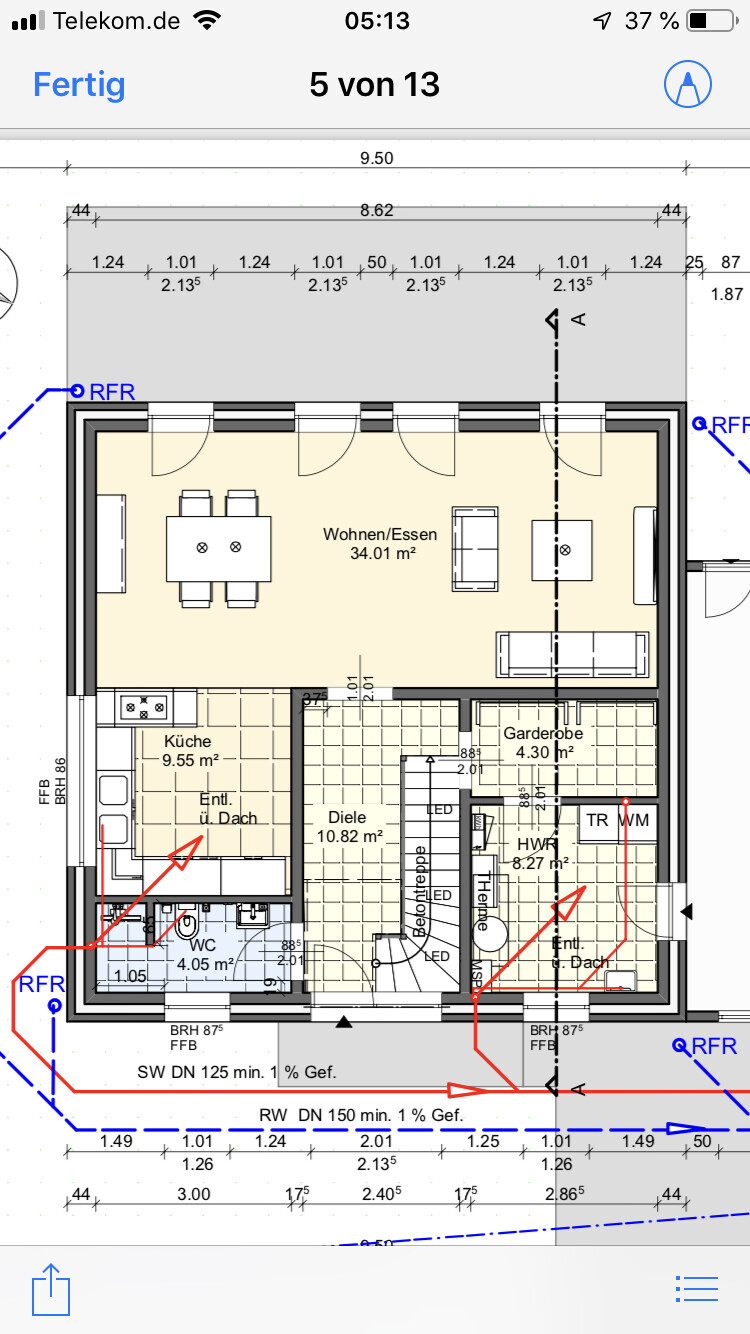 Grundriss eines Hauses: Wohn-/Essbereich, Küche, Diele, Garderobe, HWR, WC, Treppe